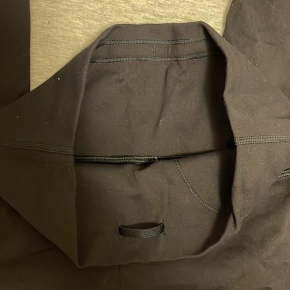 Lululemon Leggings 🖤 - Picture 3 of 4